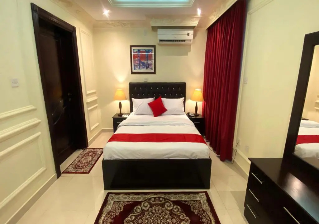 Deluxe Suite
