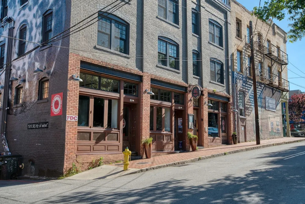 5 Walnut Lofts — фото