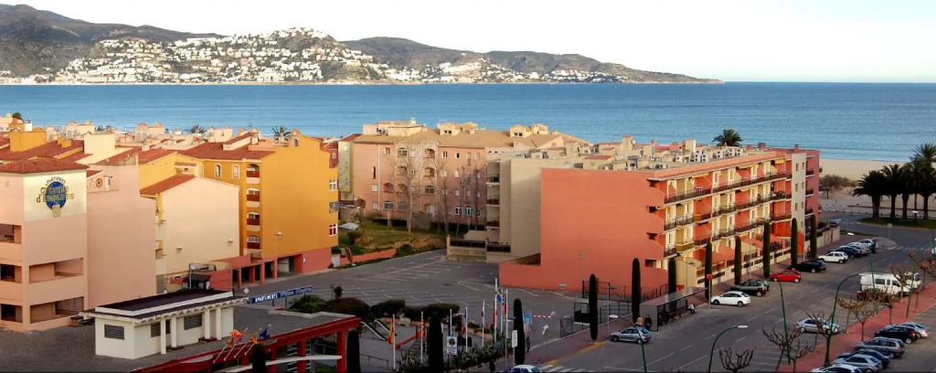 Beach & Waterfront