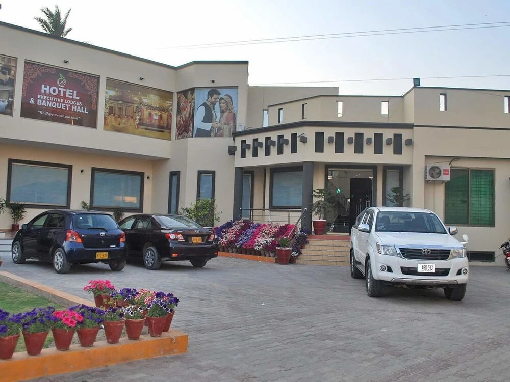 Hotel Executive Lodge — фото