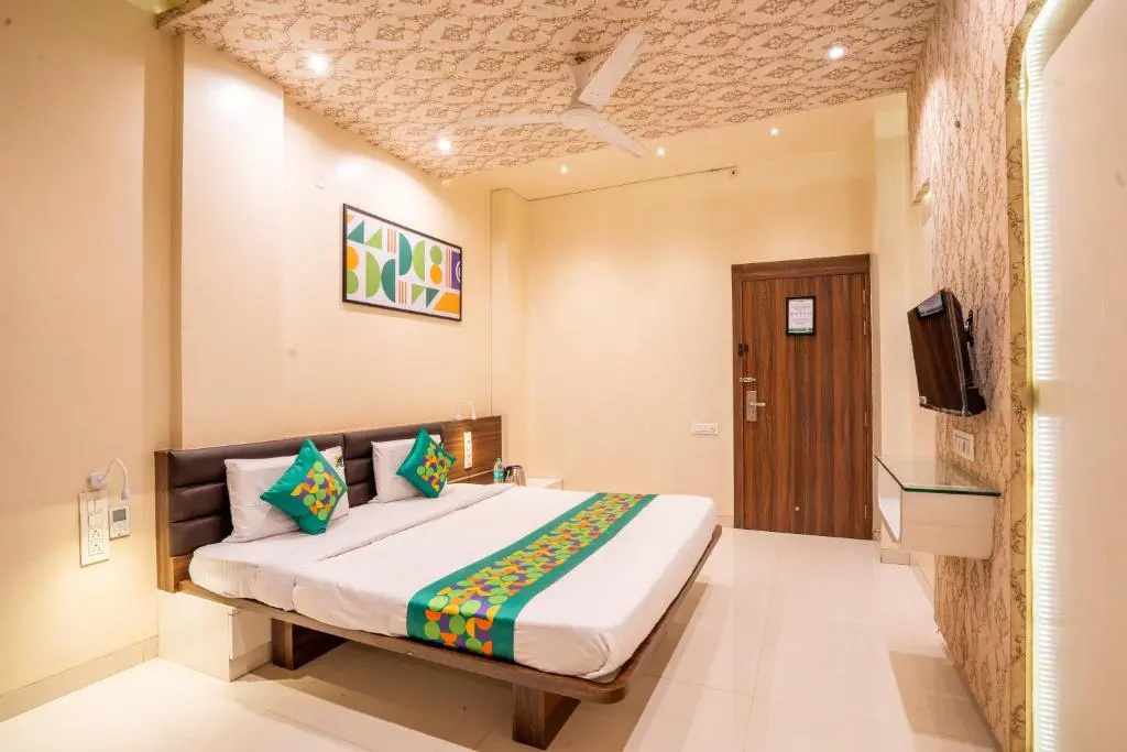 Hotel Pushpak Satara — 5