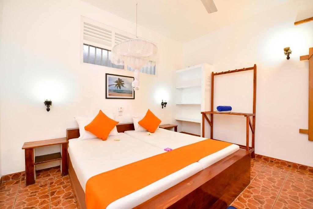 International Beach Hotel & Restaurant