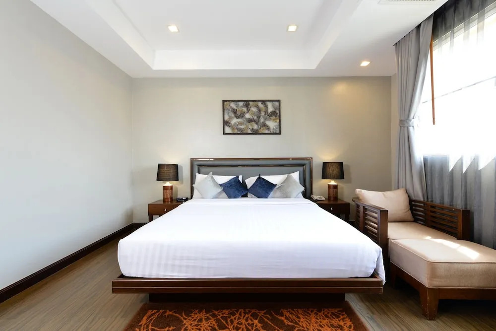Семейный люкс в Grand Asoke Suites Boutique Residence