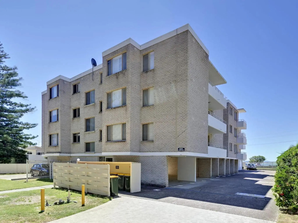 Shoal Bay Road, Del Rae, Unit 18, 25