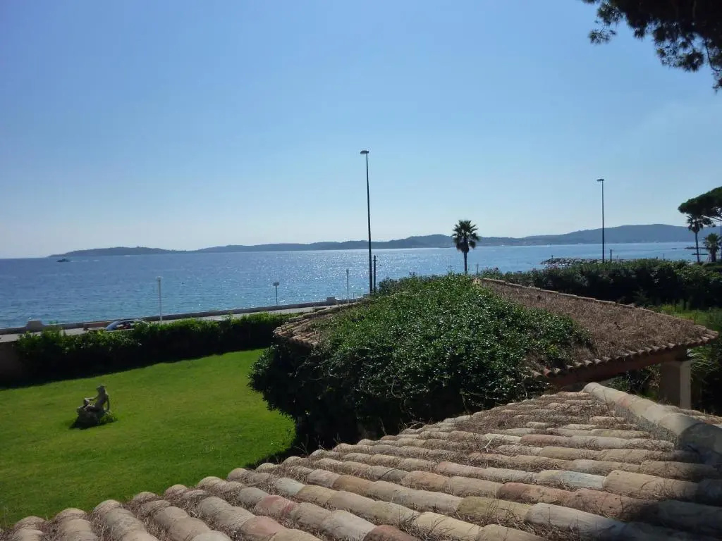 Superior Double room with sea view (full double bed)