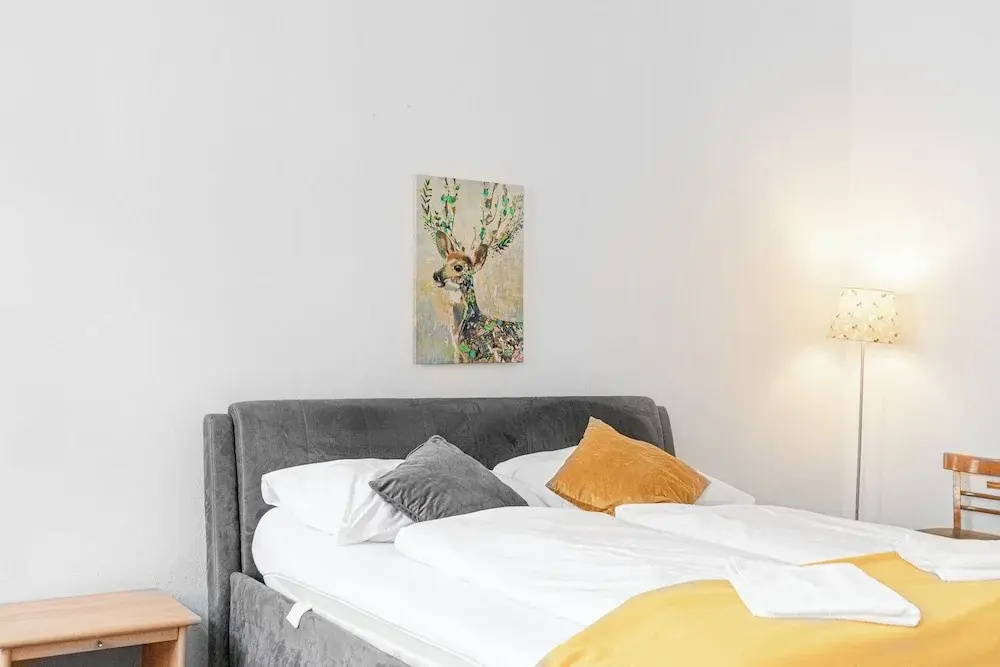 Central 1BR Apartment for Long Stays