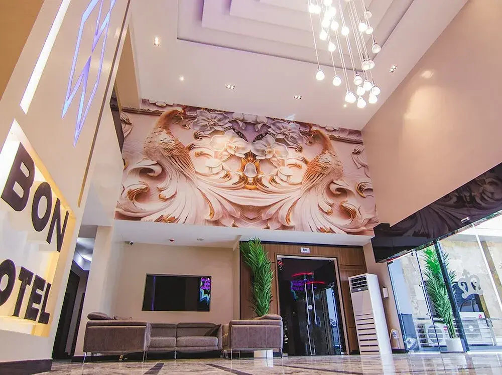 Lobby & Reception