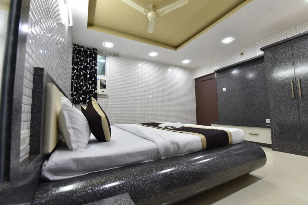 Hotel 7