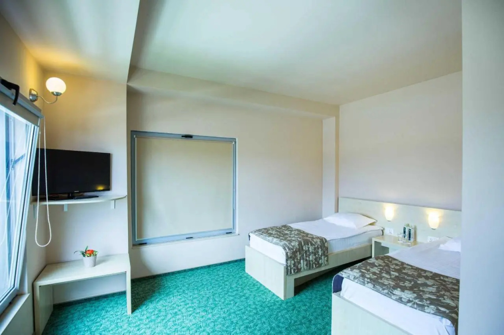 Economy Triple room