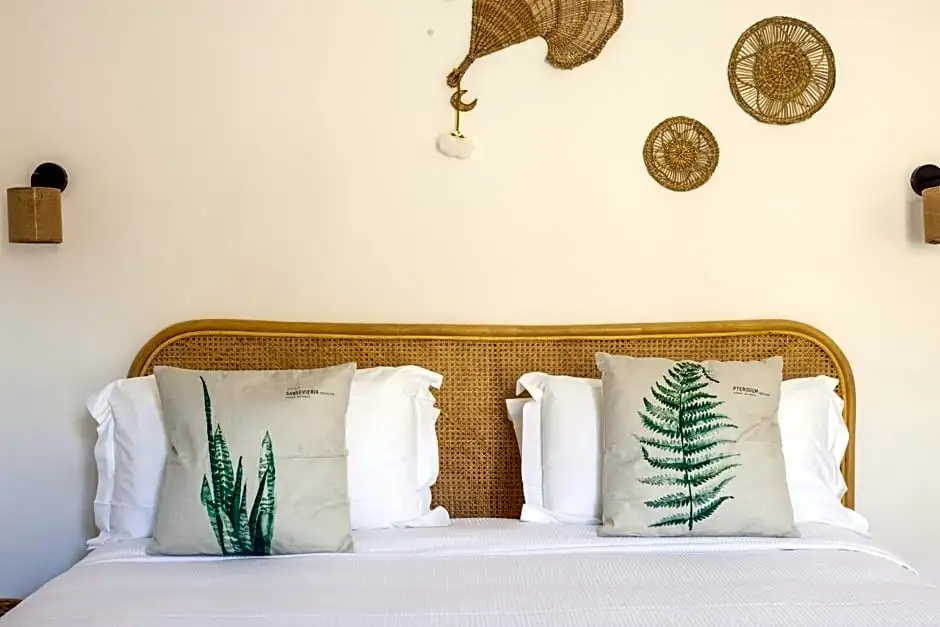 Standard room with pool view