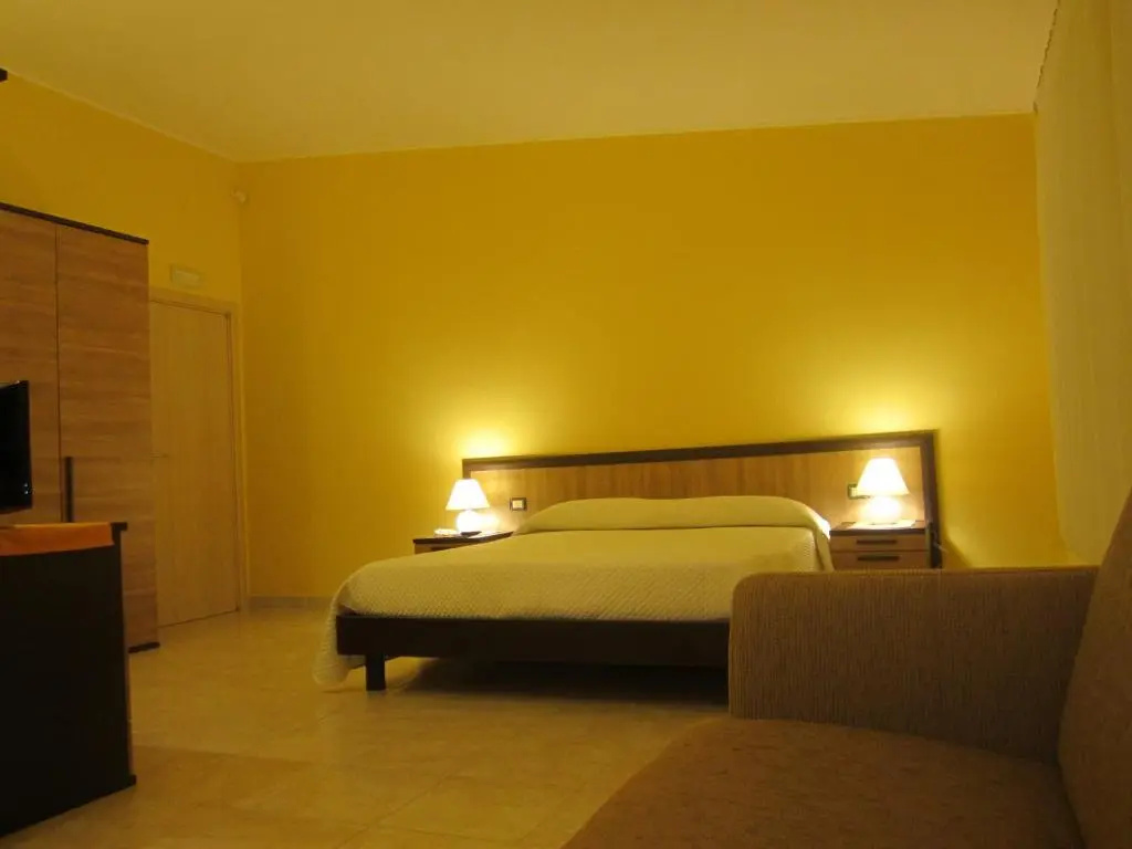 Standard Double room (full double bed)