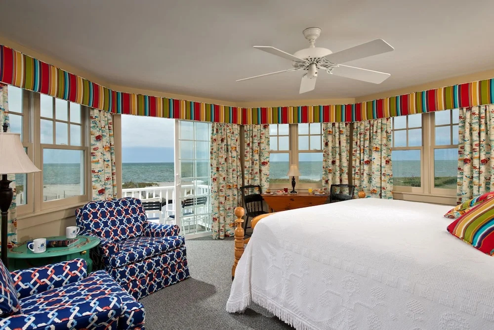 Deluxe Double room with balcony and beachfront (full double bed)