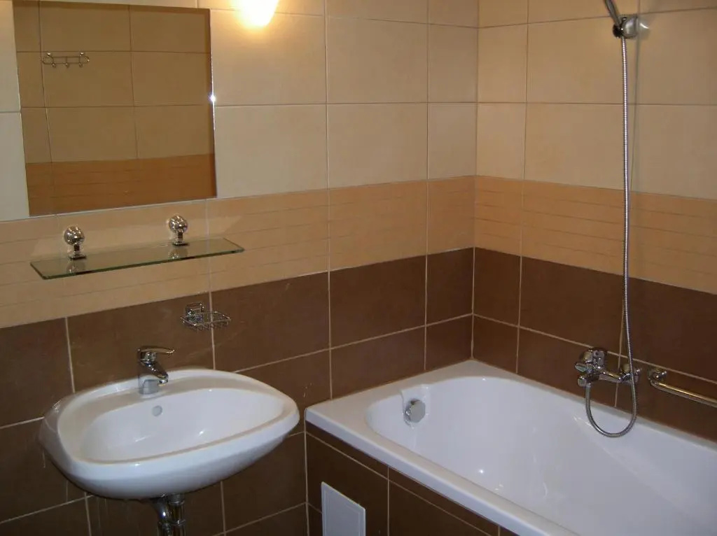 3 Bedrooms Apartment