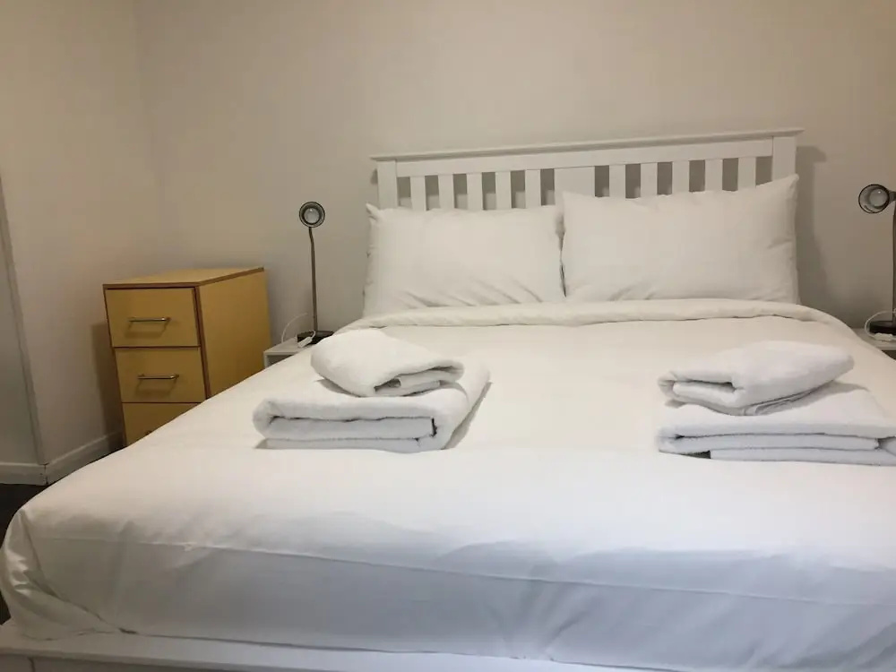 2 Bedroom Central Brighton Apartment