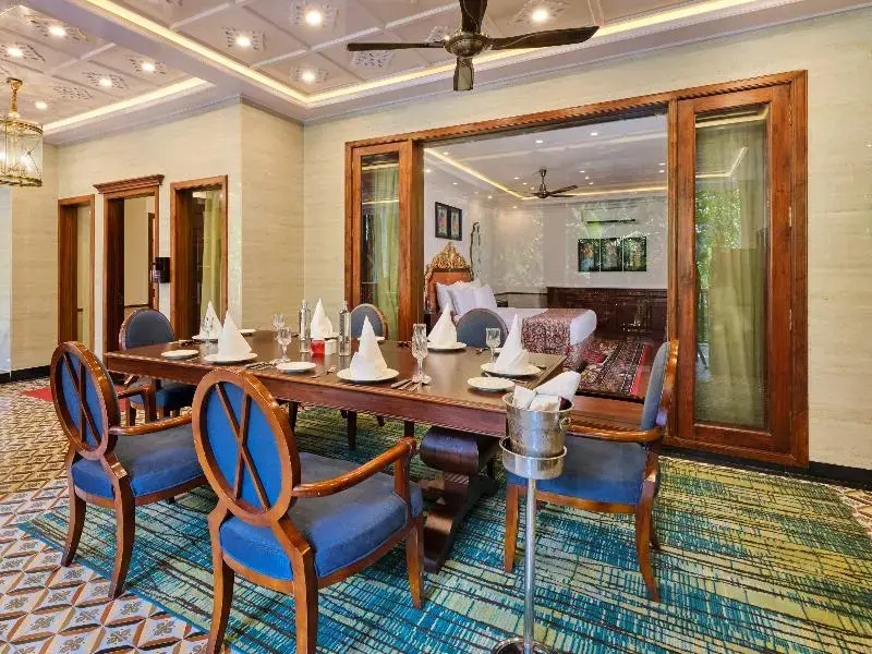 3 Bedrooms Villa with balcony