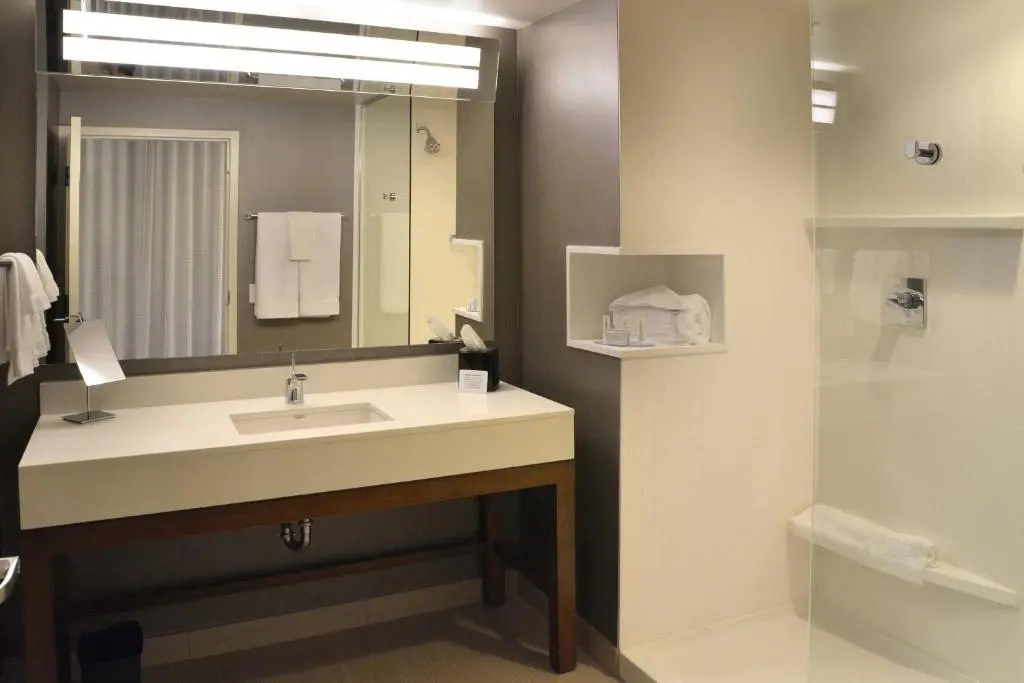 Courtyard by Marriott Youngstown Canfield - Chambres