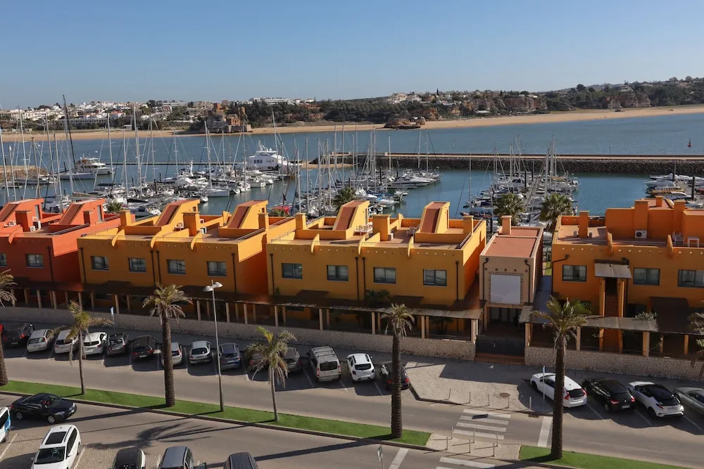 Modern Apartment Close Near Beach in Portimao, PT