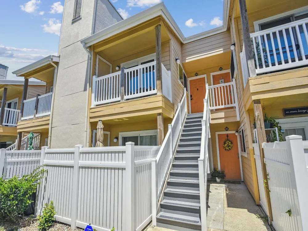 Bougie Beach Bungalow by Ryson Vacation Rentals