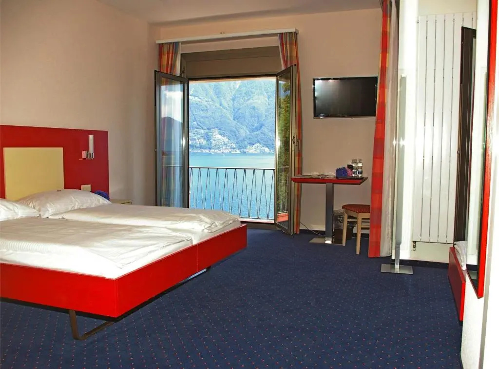 Standard Triple room with balcony and with lake view