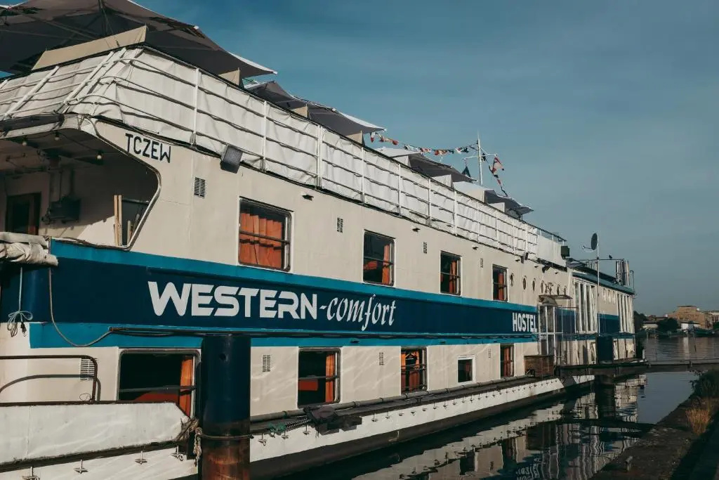 Eastern & Western Comfort Hostelboat