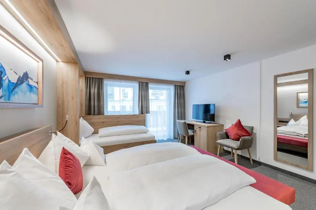 Standard Triple room with balcony