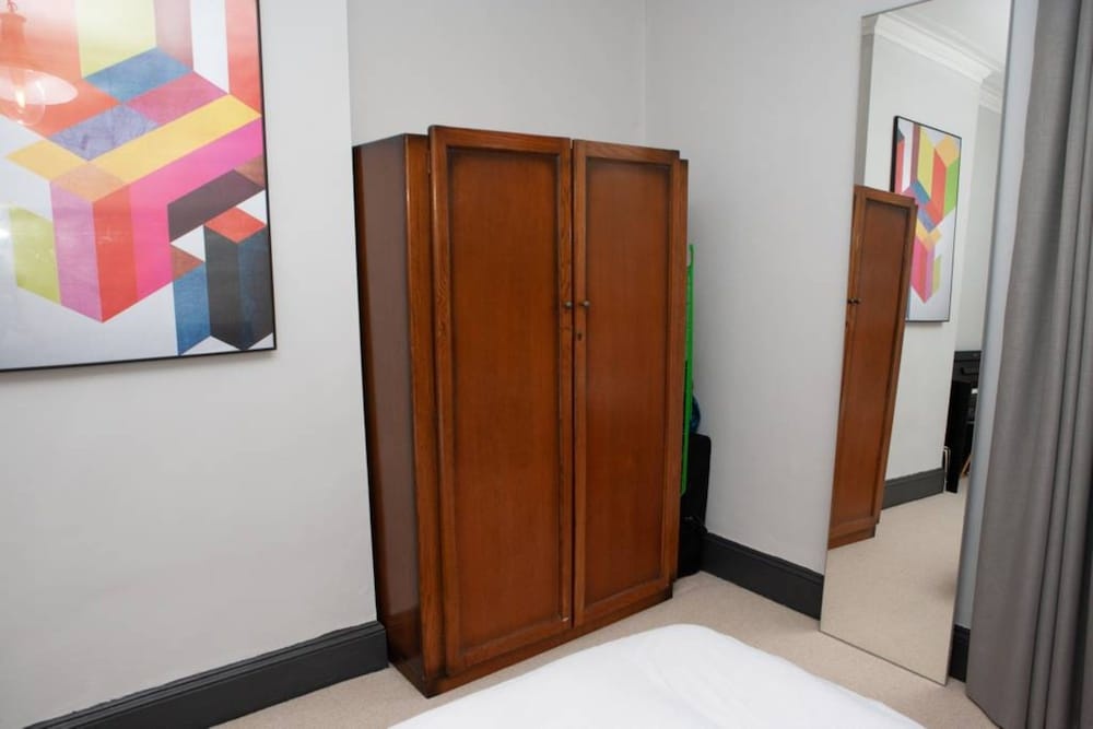 Spacious Victorian Flat in the Heart of Bristol