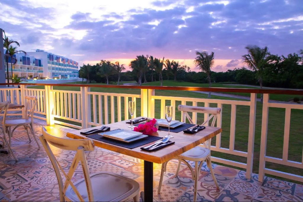 Coral House by CanaBay Hotels