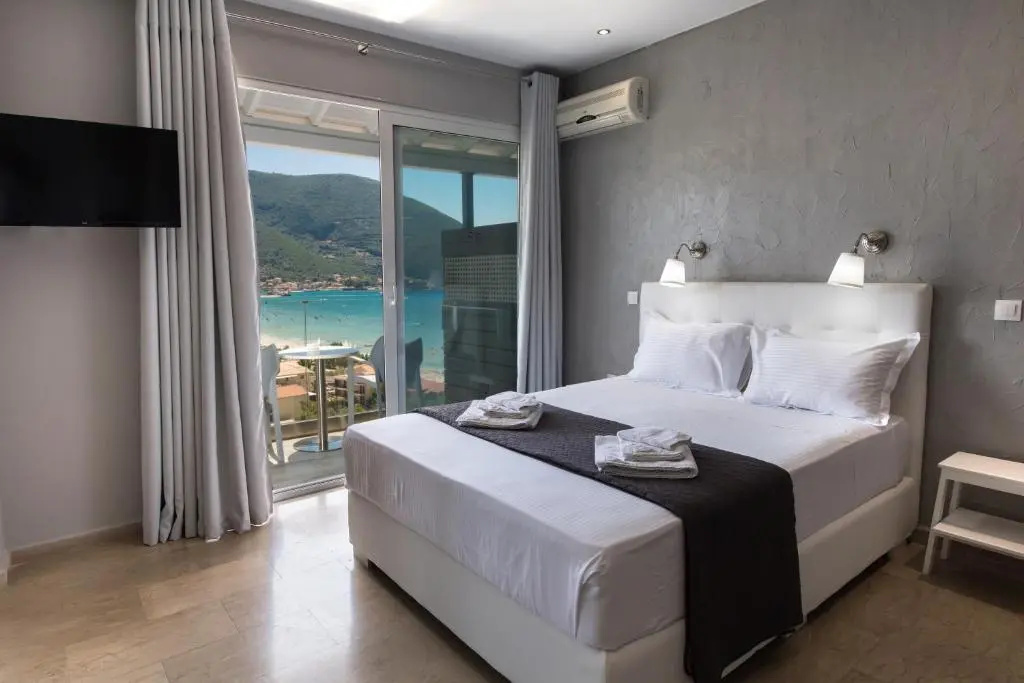 Standard Double room with sea view (full double bed)