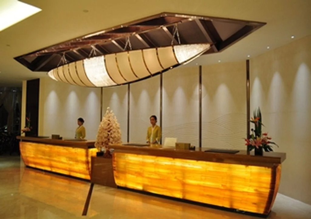 Lobby & Reception