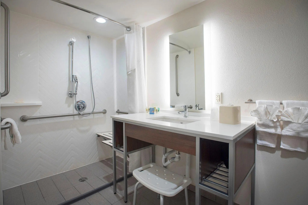 Holiday Inn Pensacola - University Area by IHG - Chambres