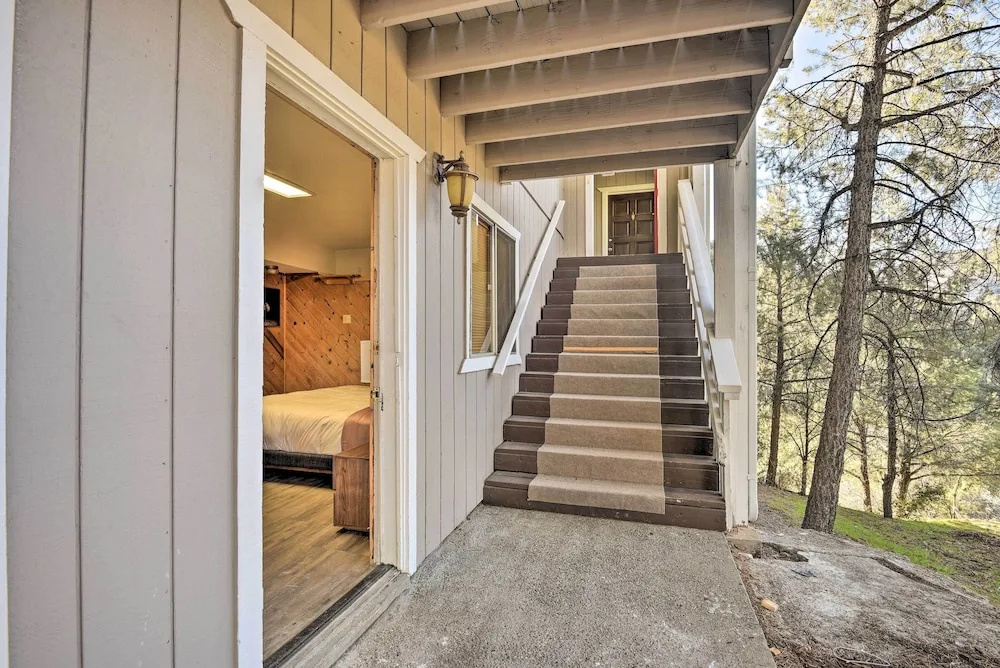 Luxe Escape w/ Decks, Mtn Views, Game Room!