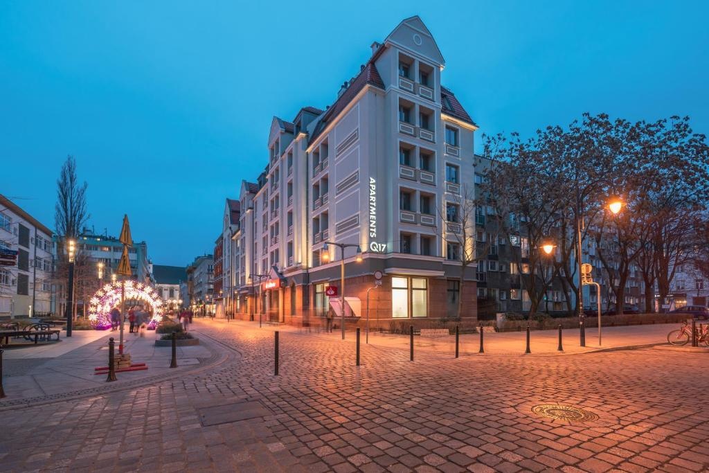 Q17 Apartments
