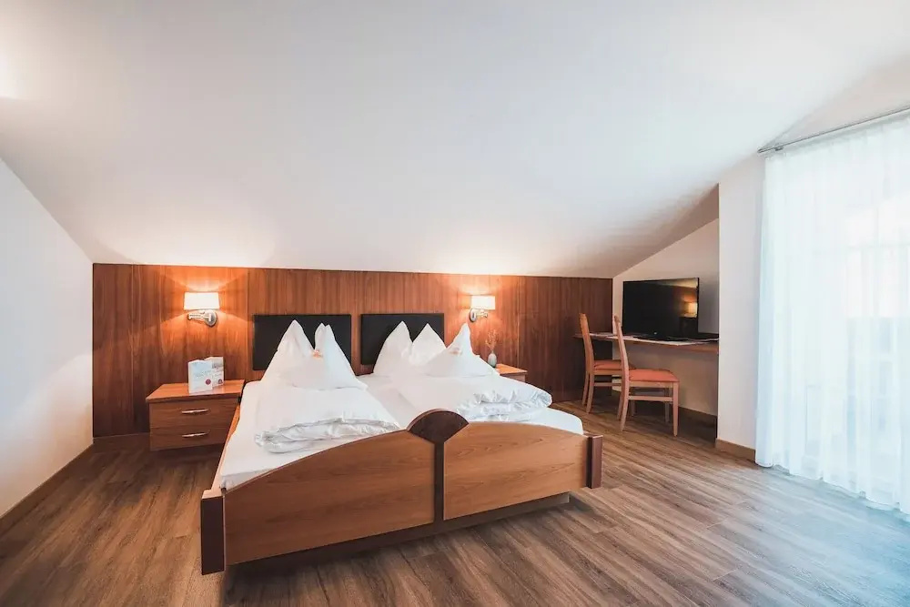 Economy Double room with balcony (full double bed)