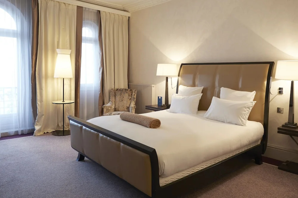 Double Suite (full double bed)