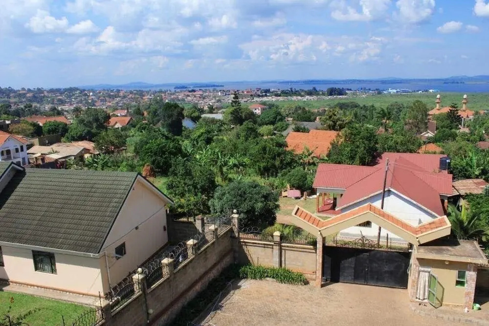 Lake Victoria Masionettes - Général