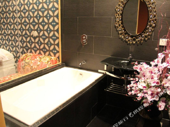 Love Inn Boutique Hotel