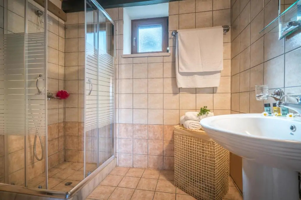 2 Bedrooms Villa