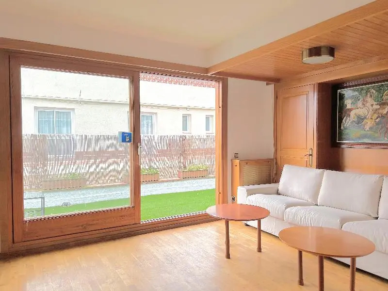 4 Bedrooms Apartment with balcony