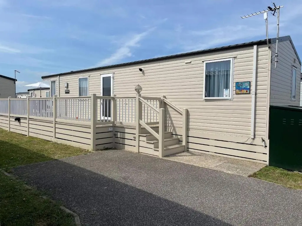 49 Bayside Cove Pevensey Bay Holiday Park