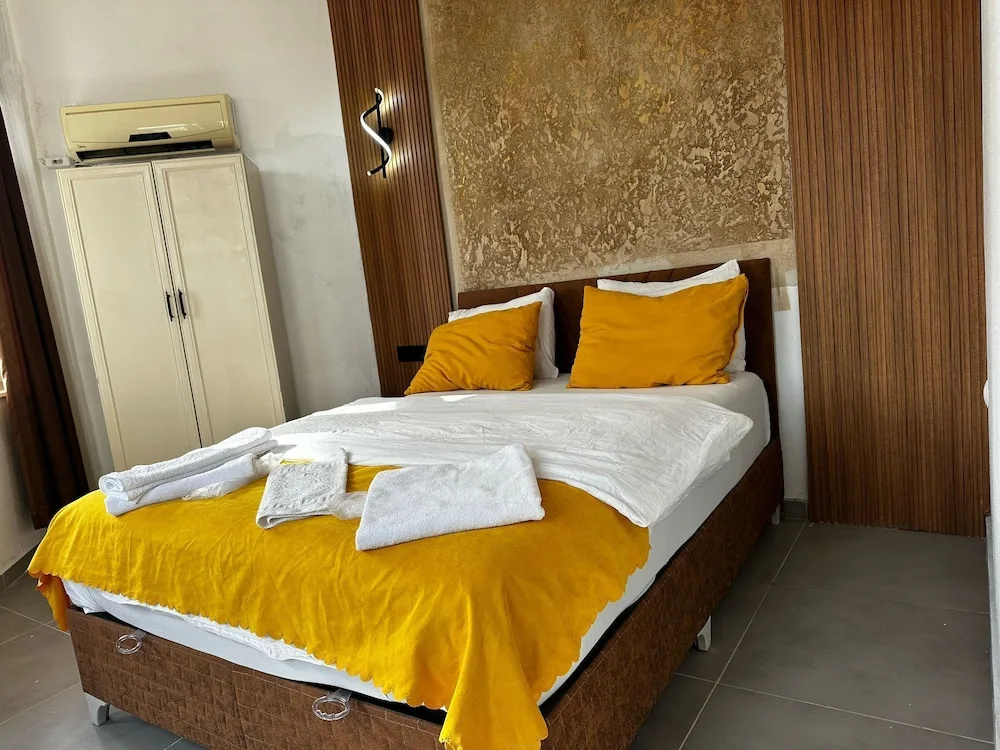 Economy room