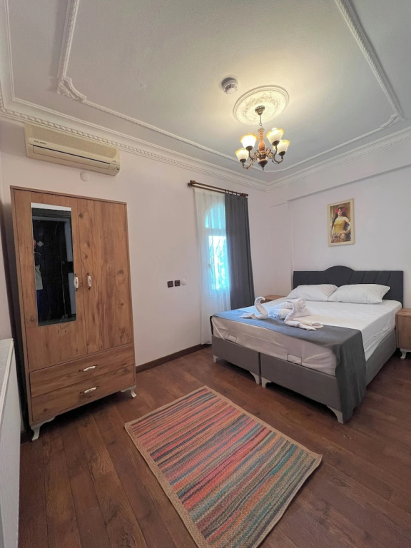 Standard Double room with city view full double bed