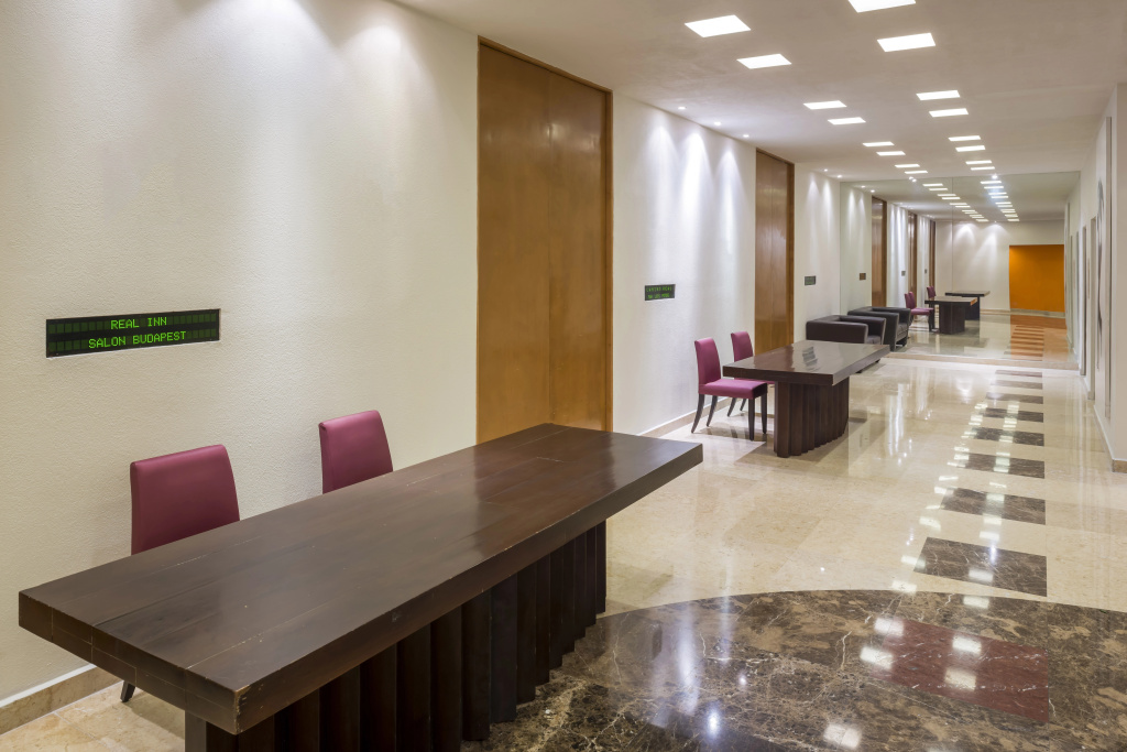 Lobby & Reception