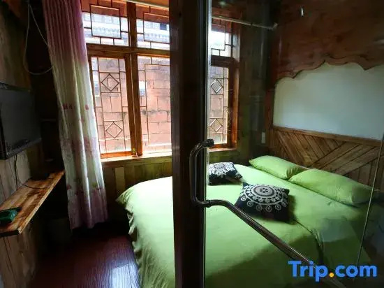 Standard Double room with river view (full double bed)
