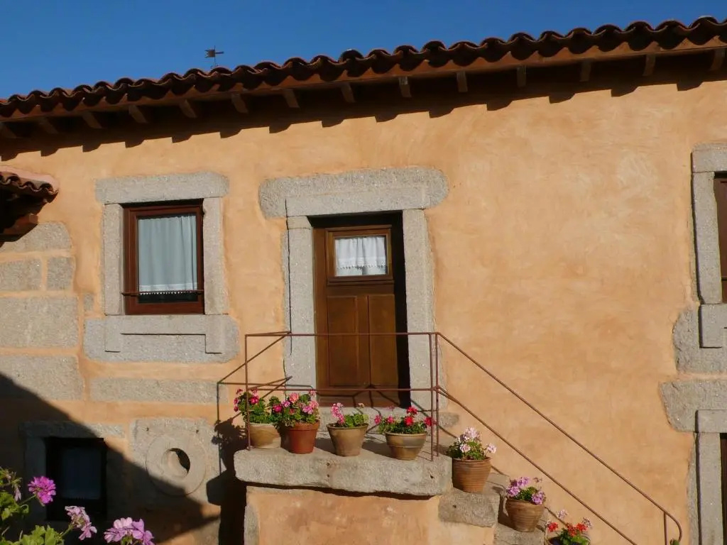 3 Bedrooms Cottage