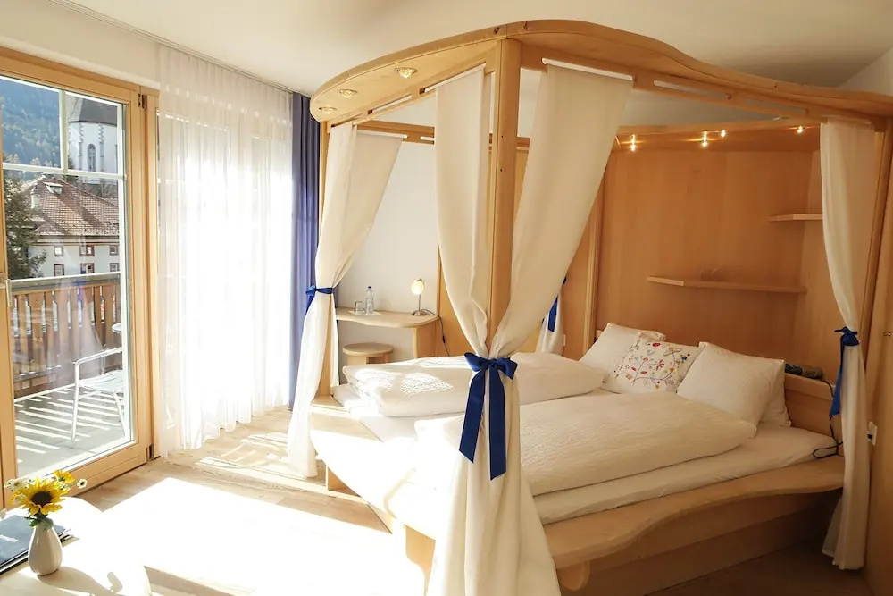 Standard Double room with balcony (full double bed)