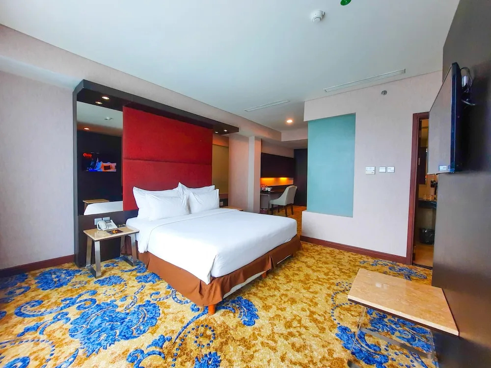 Plaza Inn Kendari - Tap to explore photos
