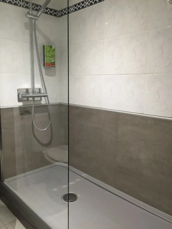 BRIT HOTEL CONFORT NEVERS Centre Gare - Chambres