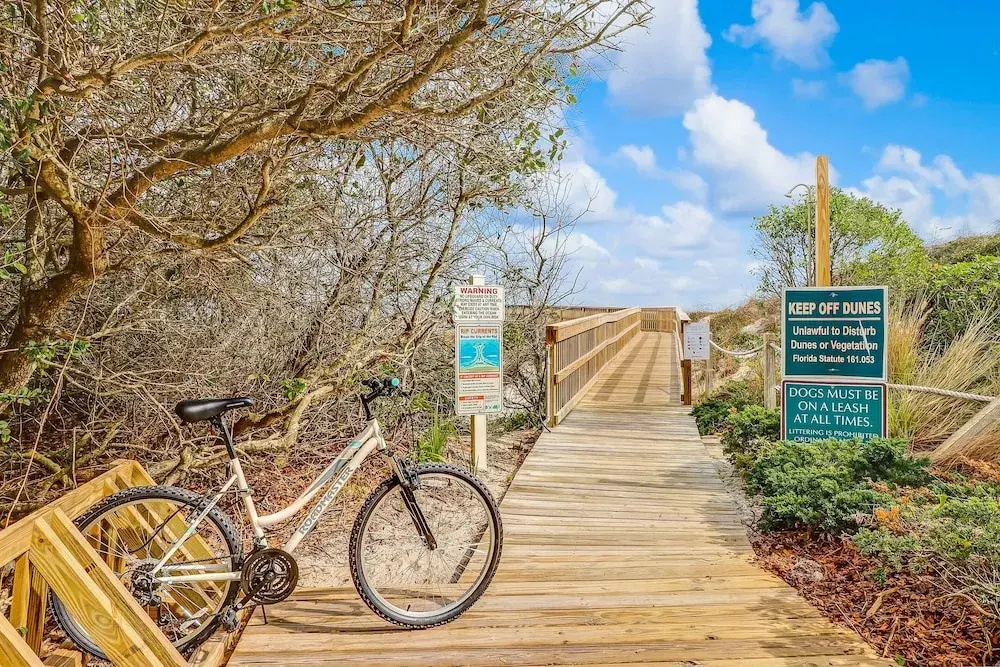 Bright & Airy Dog-friendly Condo W/shared Pool, Free Wifi, Central AC, & W/D