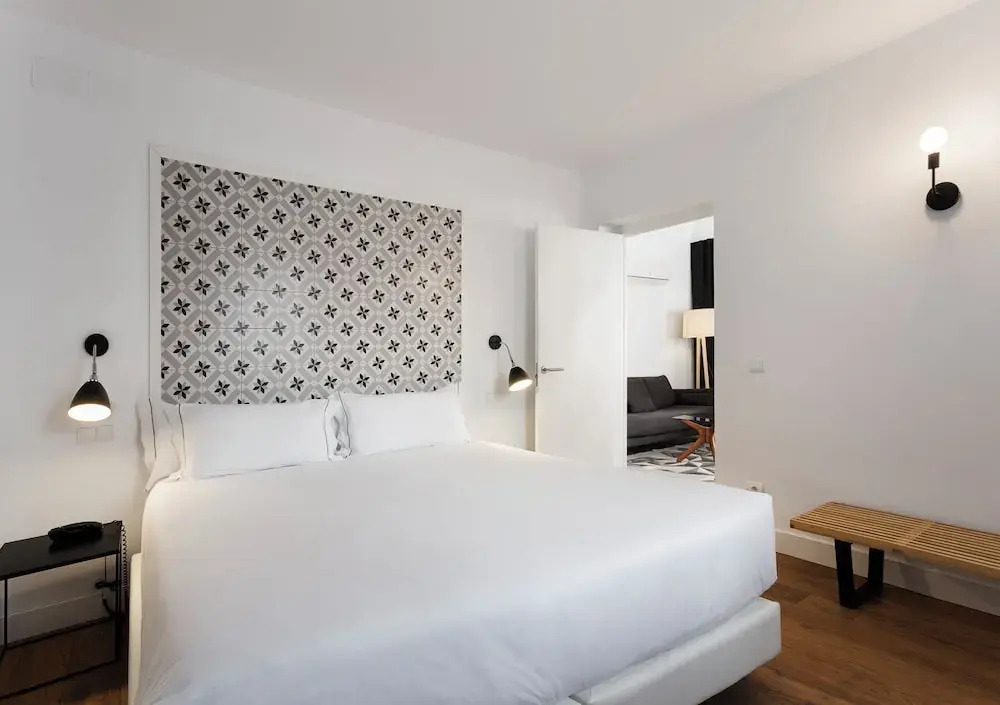 B&B HOTEL by null