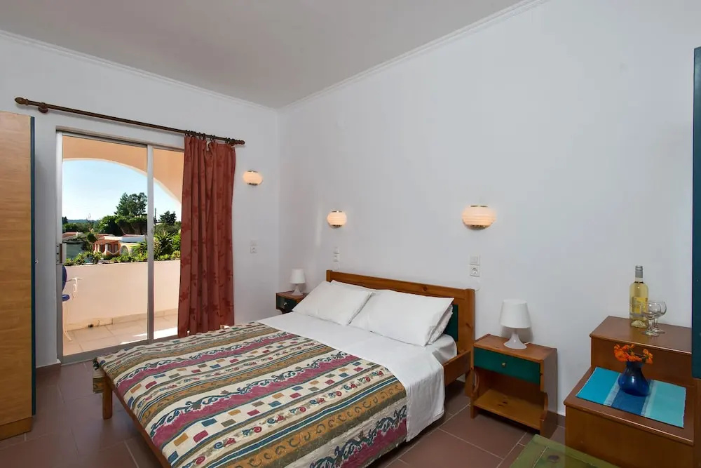 Double Studio (full double bed)